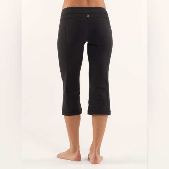 Lululemon classic Groove crop, size 6 - Picture 5 of 6